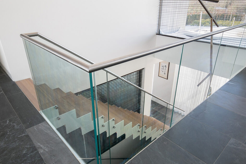 Architectuur & Design – moderne trappen met glas